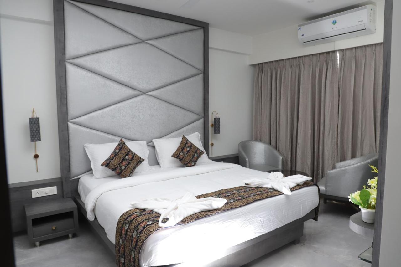 Shikin Hotels Navi Mumbai Bagian luar foto