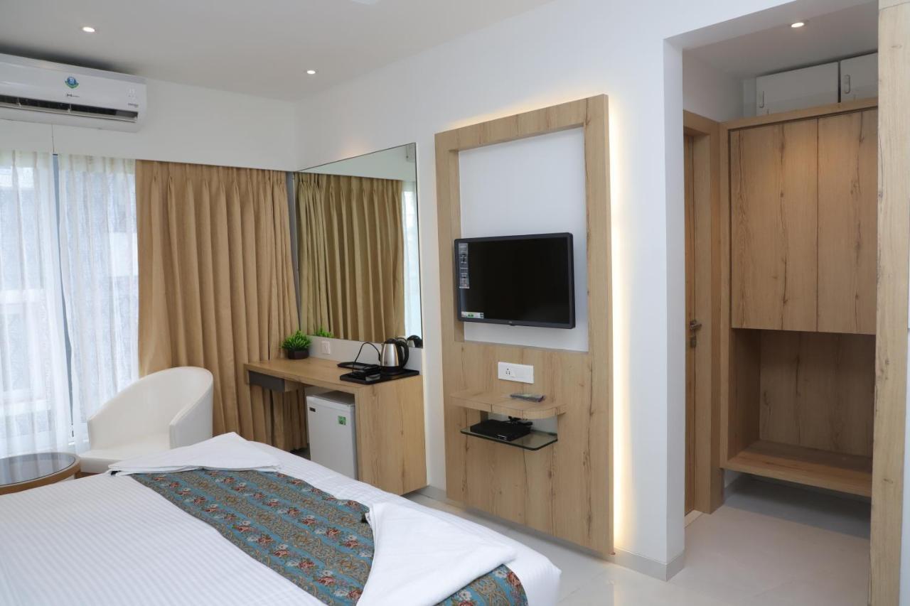 Shikin Hotels Navi Mumbai Bagian luar foto